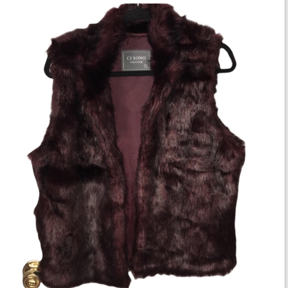 Ci Sono Faux Fur Vest Maroon EUC